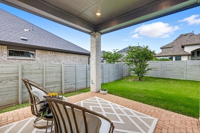 Building Photo - 2016 Strolling Wy