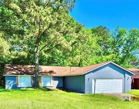 Building Photo - 3150 Cadiz Cir