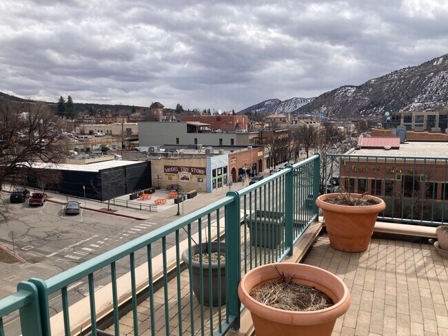 Building Photo - 1201 Main Ave