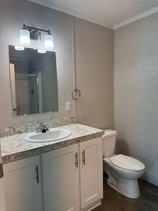 Building Photo - 465-7 Royal Manor Rd-