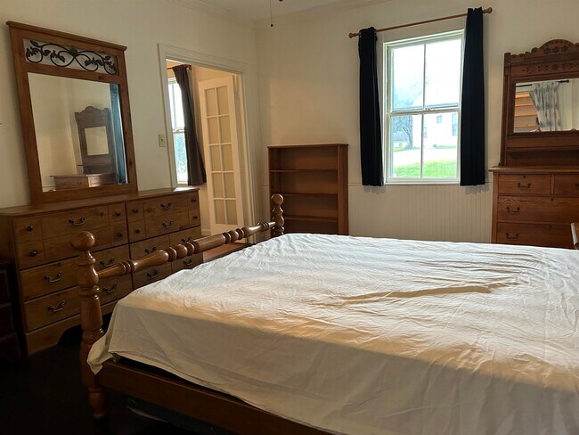 Building Photo - 340 NH-45