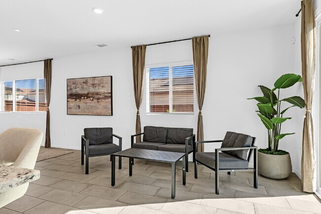 Building Photo - Modern Woodland Home with Solar and Privacy