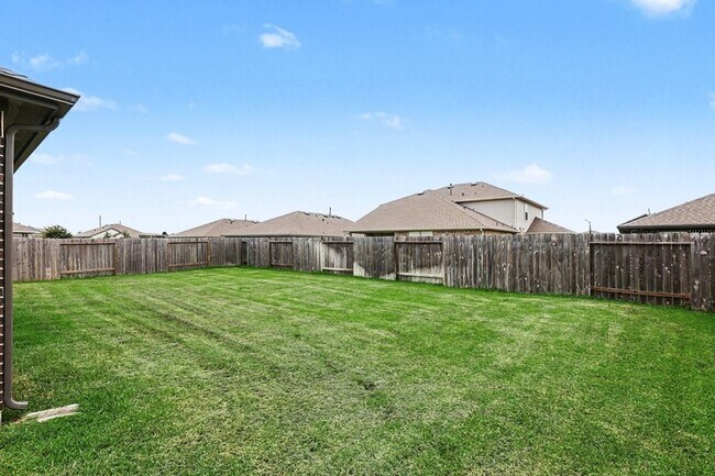 Building Photo - 609 San Jacinto Trl