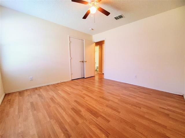 Building Photo - 2224 Red Oak Dr