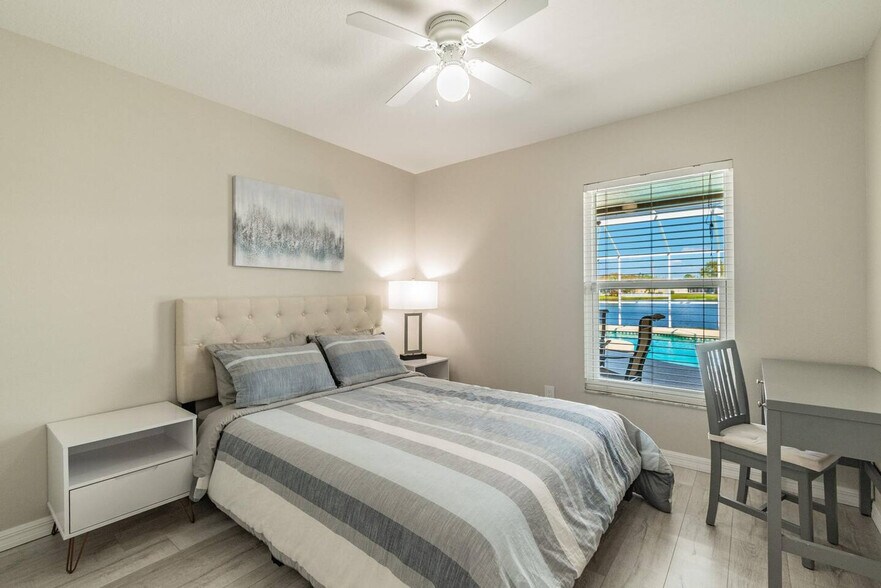 Building Photo - 4477 Sanibel Way