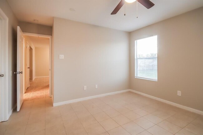 Building Photo - 2219 Hadden Hollow Dr
