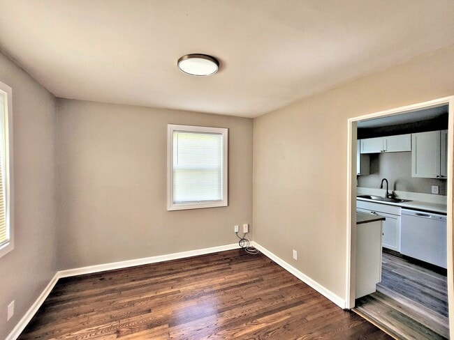 Building Photo - 1502 Randolph Ave SE