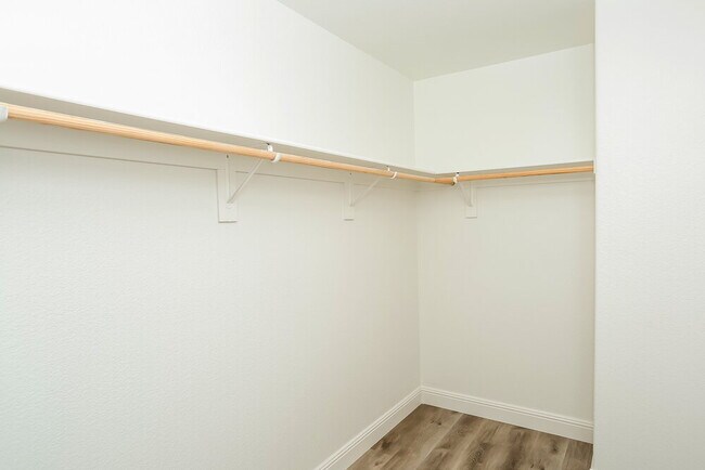 Building Photo - 10811 Cather Ave