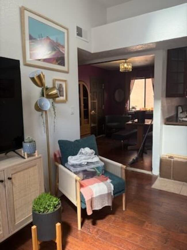 Building Photo - UNSER/LADERA 2 Bedroom  2 Bath  2 car gara...