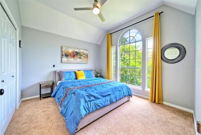 Building Photo - 3002 Barton Point Cir