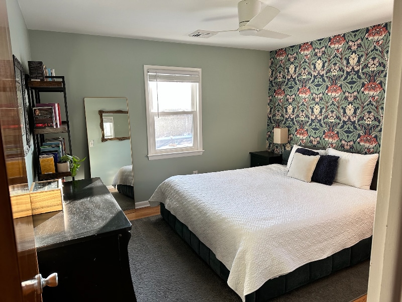 Building Photo - 4 Maplewood Dr