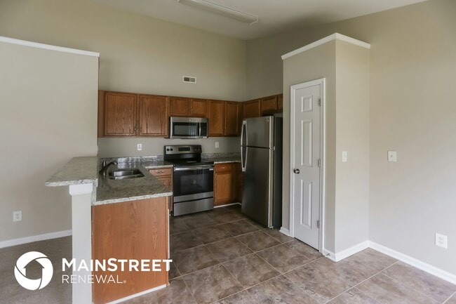 Building Photo - 2152 Mallard Pointe Dr