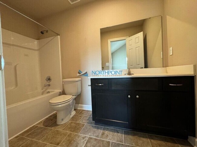 Building Photo - 815 Raven Court