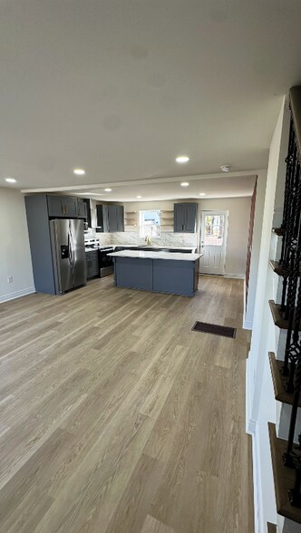 Building Photo - 805 Kenyon Ln