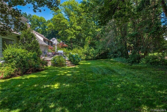 Building Photo - 25 Jerome Ave