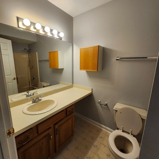 Building Photo - 14 Shoal Creek Rd