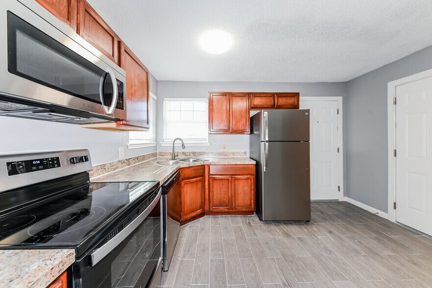 Building Photo - 1112 Paintbrush St