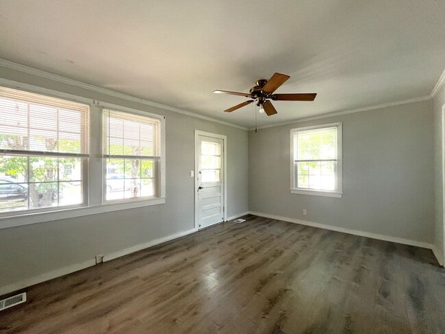 Building Photo - Excellent Location Near Old Hickory Lake