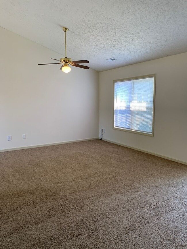 Building Photo - Oban Court 2 Bedroom 2 Bath House
