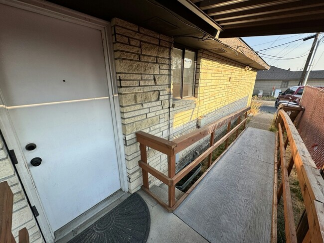Building Photo - 5125 N Lidgerwood St
