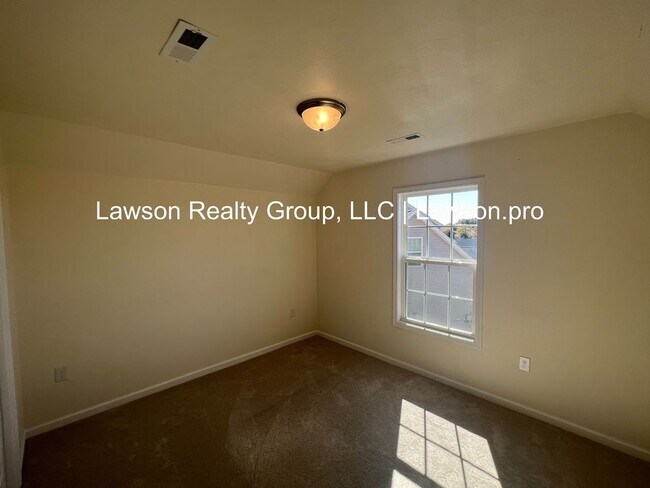 Building Photo - Newer Construction in Vinton with Incredible Mountain Views and  Attached Garage