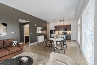 Building Photo - Pinnex