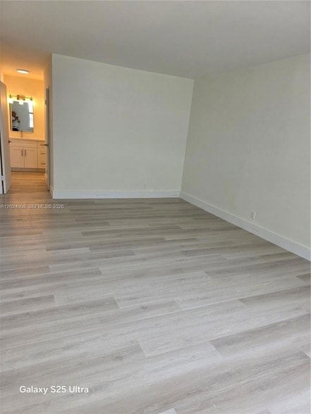 Building Photo - 3725 S Ocean Dr