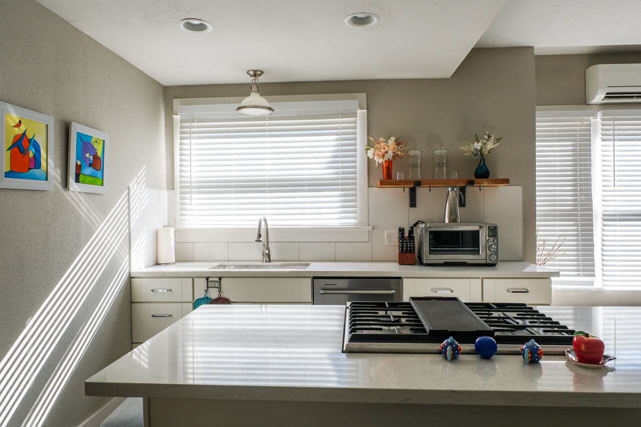 Building Photo - 5530 N Haight Ave