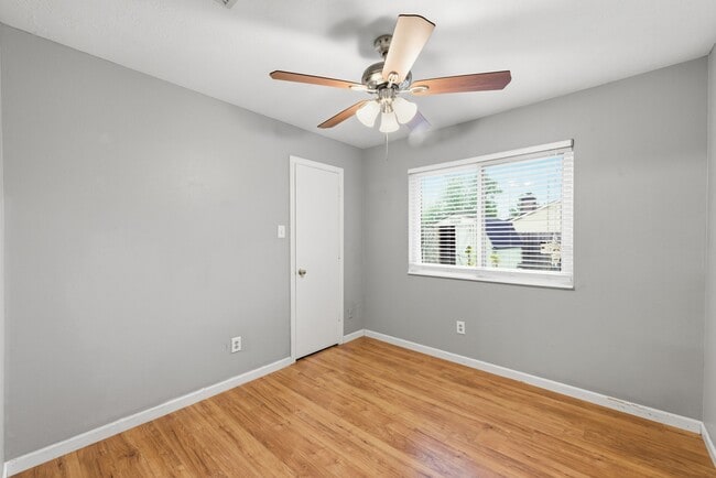 Building Photo - 3503 Riverside Dr