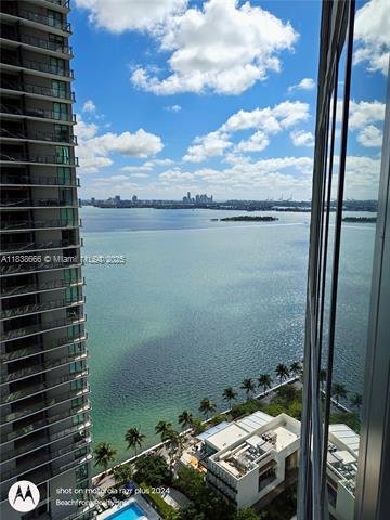 Building Photo - 650 NE 32nd St