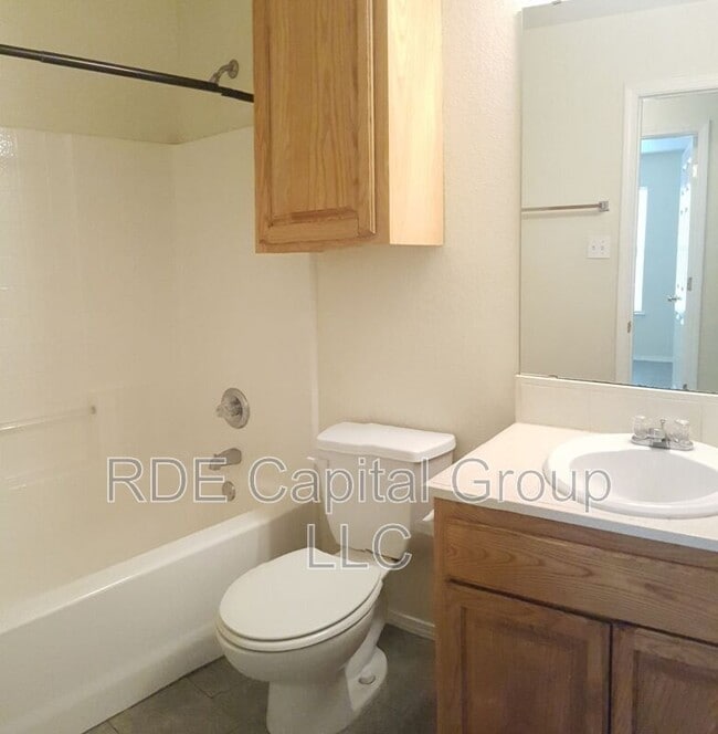 Building Photo - 311 S Blue Jay Ct