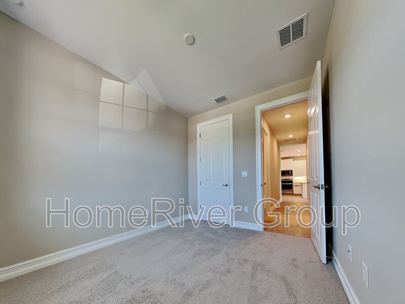 Building Photo - 1098 Enbrook Lp