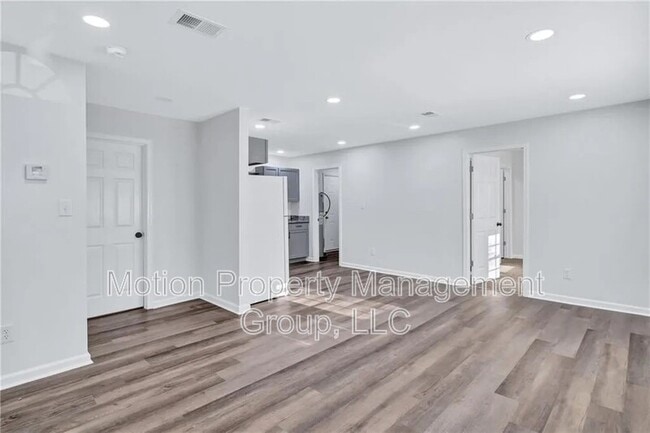 Building Photo - 317 Preston St