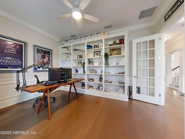 Building Photo - 401 Payasada Lakes Ave