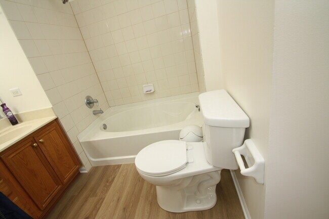 Building Photo - 2969 Saganashkee Ln