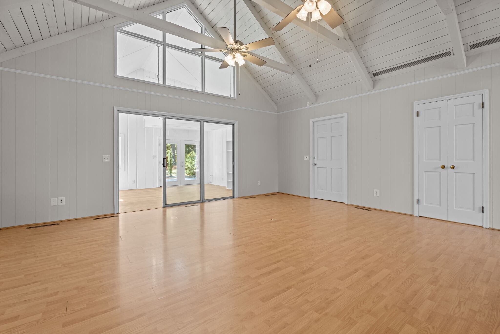 Building Photo - 53 Pine Lake Dr