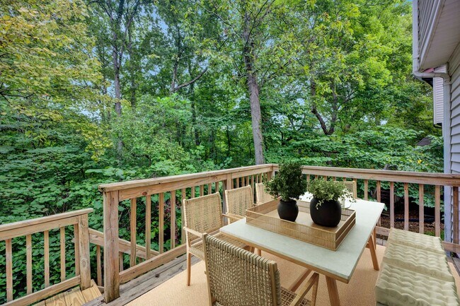 Building Photo - 2632 White Oak Ln