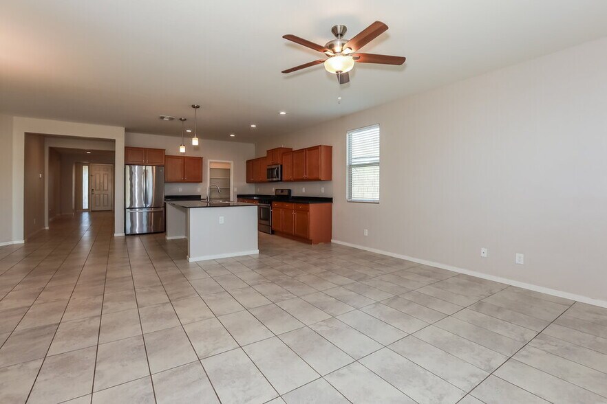 Building Photo - 654 Glen Canyon Dr