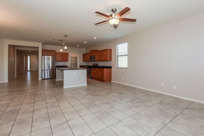 Building Photo - 654 Glen Canyon Dr