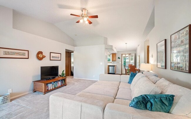 Building Photo - 5656 S Onaga Pl