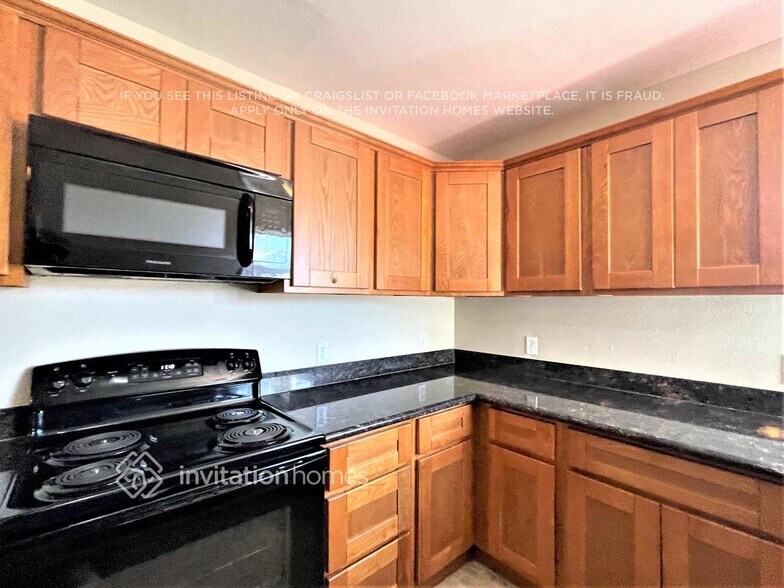 Building Photo - 215 Roney Ave