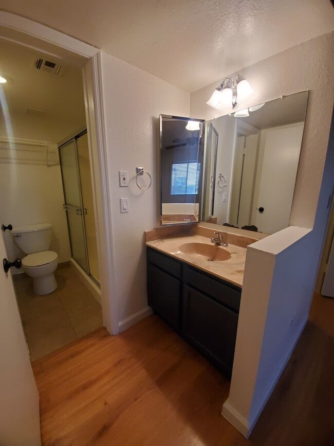 Building Photo - Ground level 2 bed/2 bath condo- Guadalupe & Country Club