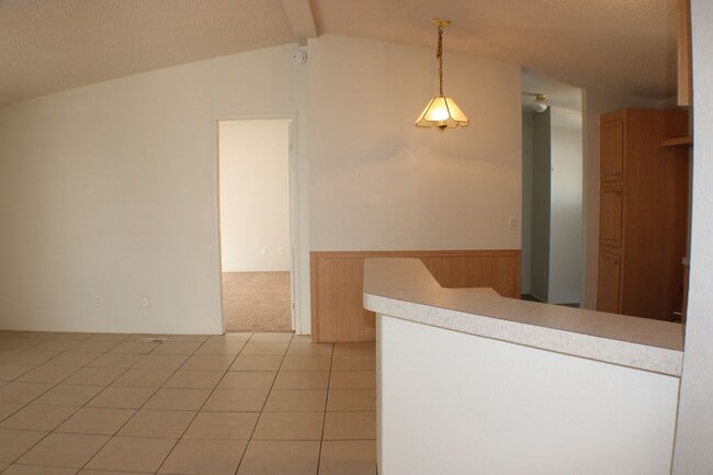 Building Photo - Spacious 3-Bed, 2-Bath Mobile Home in California City – Convenient & Cozy!