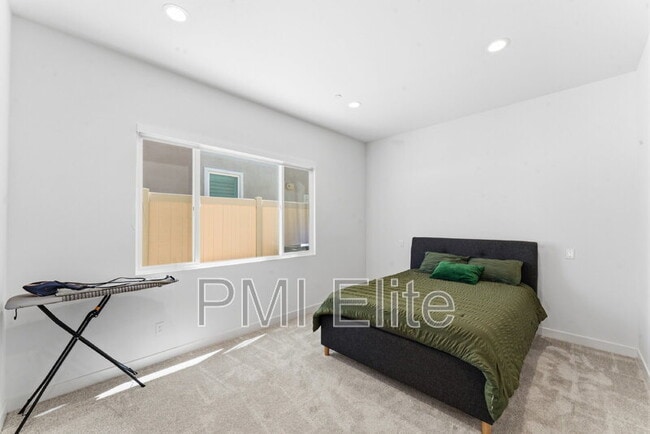 Building Photo - 28657 Windbreak Tr