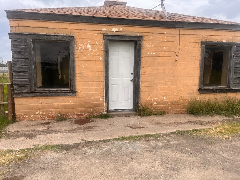 Building Photo - 1901 S Business 45