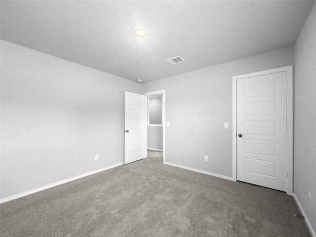 Building Photo - 632 Levine Ct