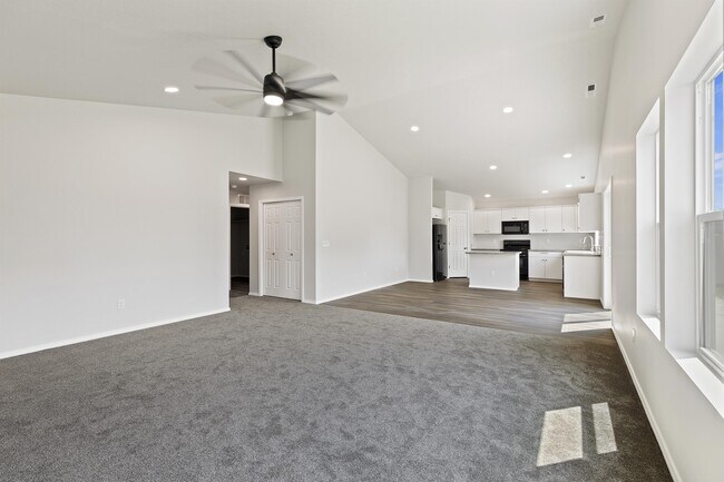 Building Photo - 12383 Genevieve St