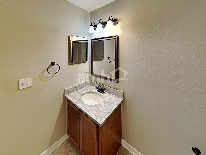 Building Photo - 18804 Sunterra Dr