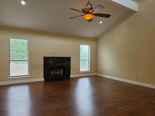 Building Photo - Great 3BR 2BA Find in Pleasant Tree Neighborhood!