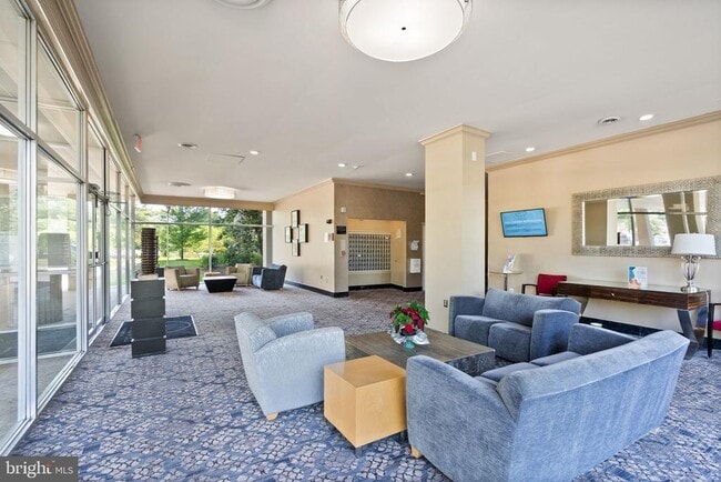 Building Photo - 6621 Wakefield Dr